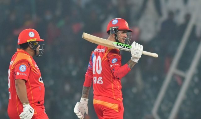 PSL 2022: Alex Hales shine as Islamabad United stay alive, Peshawar Zalmi eliminated. Pic/PSL