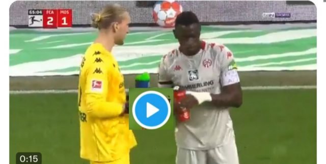 Watch: First time in Bundesliga history: Referee pauses game to let player break his Ramadan fast. Pic/Screenshot