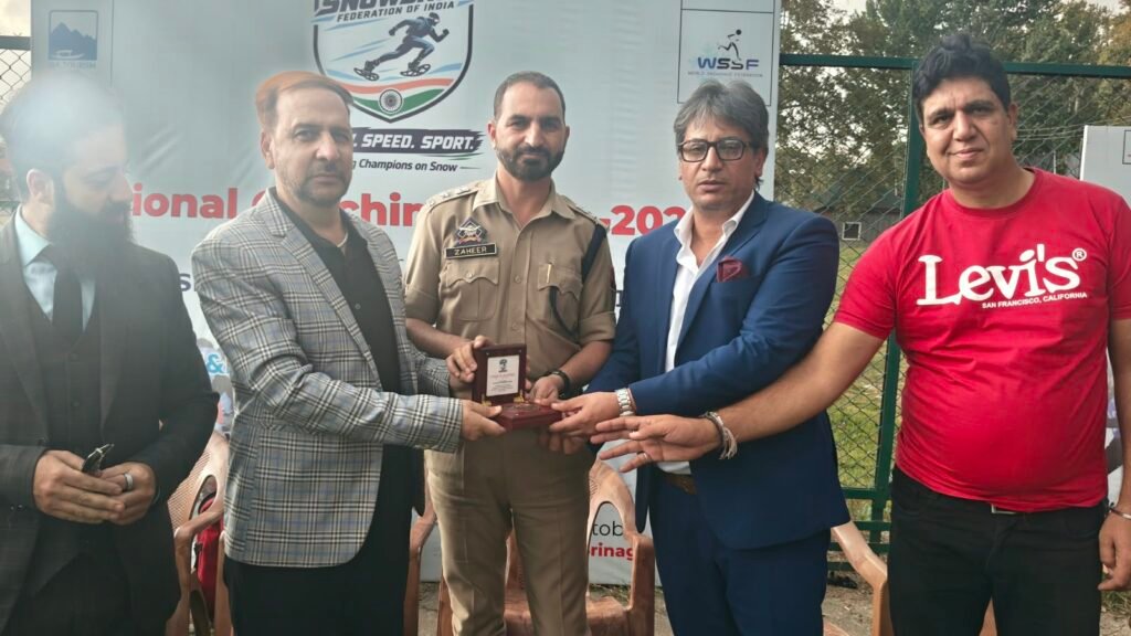 Zaheer Abbas Interacts with National SnowShoe Campers in Srinagar